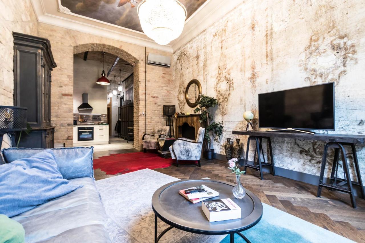 Castle Downtown Apartment Budapest Exteriör bild